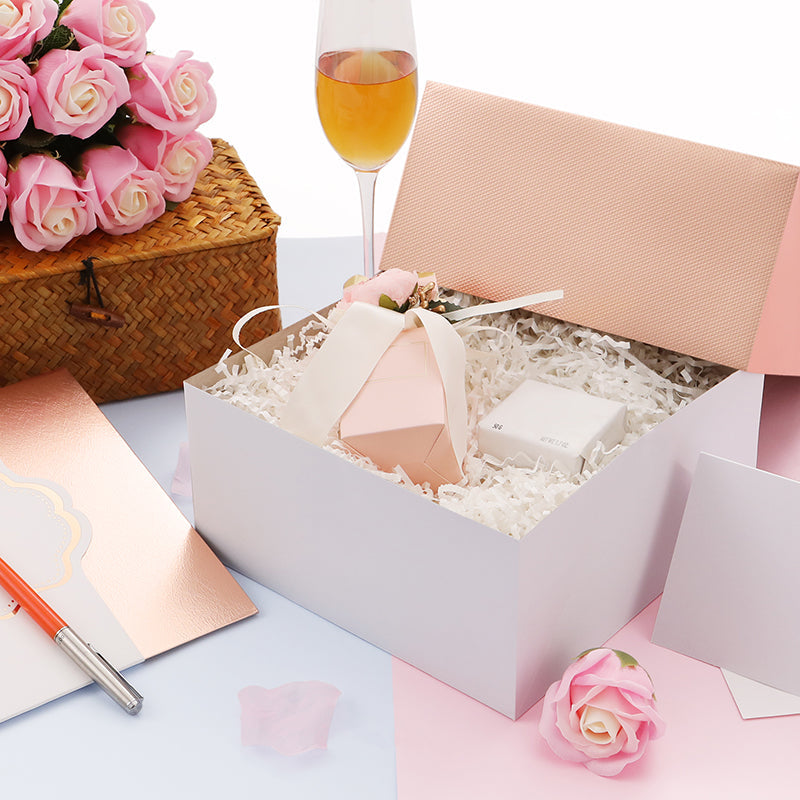 Wholesale 2 Colors 8x8x4 Inches Gift Boxes with Wrap Band and Card