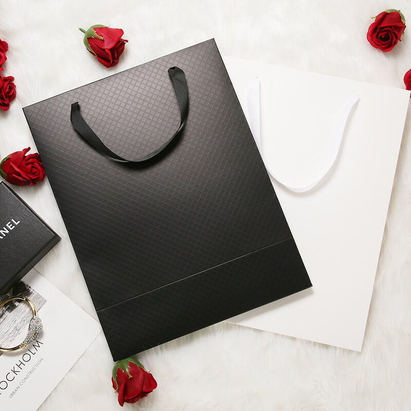 Wholesale 3 Colors 10x5x13 Inches Matte Finish Gift Bags