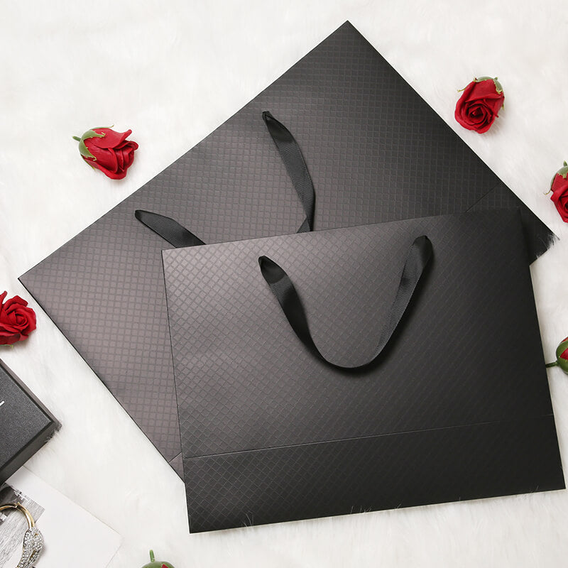 Wholesale 5 Colors 13x5x10 Inches Gift Bags with Handles