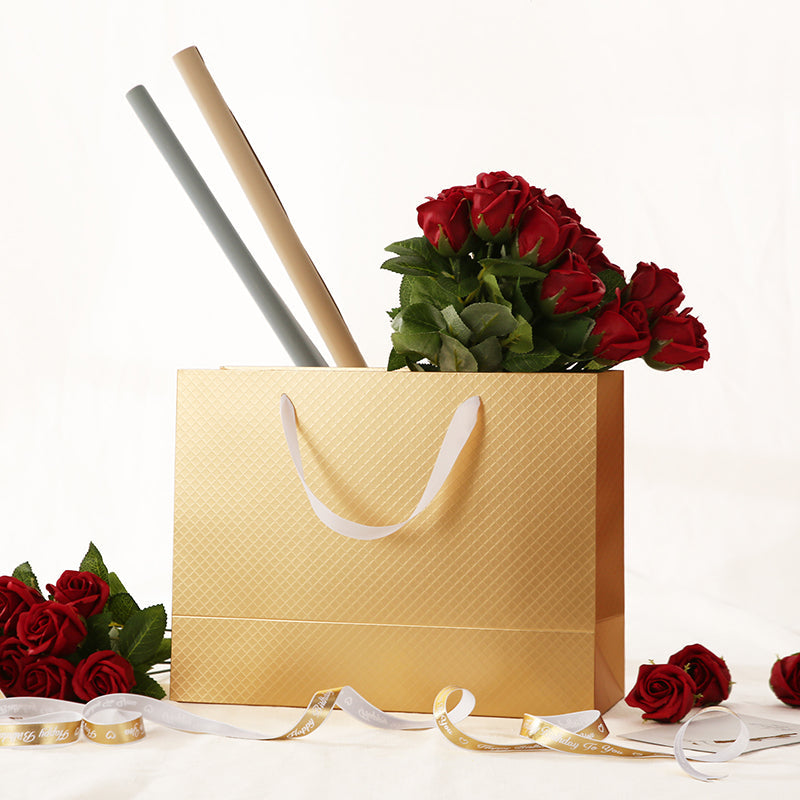 Wholesale 5 Colors 13x5x10 Inches Gift Bags with Handles